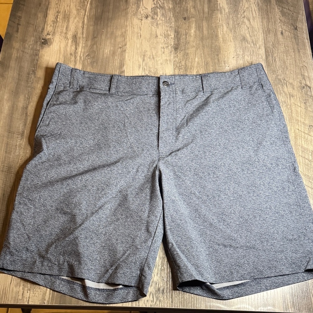 Callaway Men's Flat-Front Heathered Charcoal Golf Shorts
